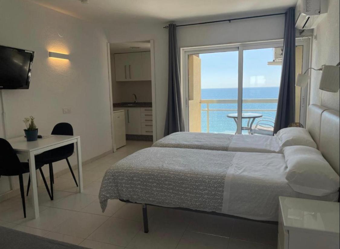 Apartahotel Chinasol Con Parking Y Desayuno 阿尔姆尼卡 外观 照片