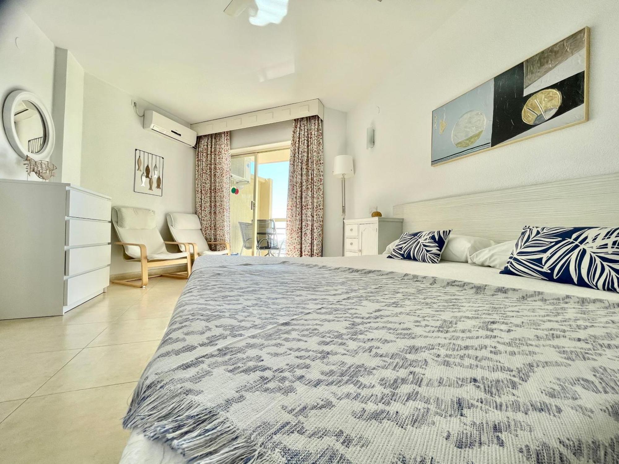 Apartahotel Chinasol Con Parking Y Desayuno 阿尔姆尼卡 外观 照片