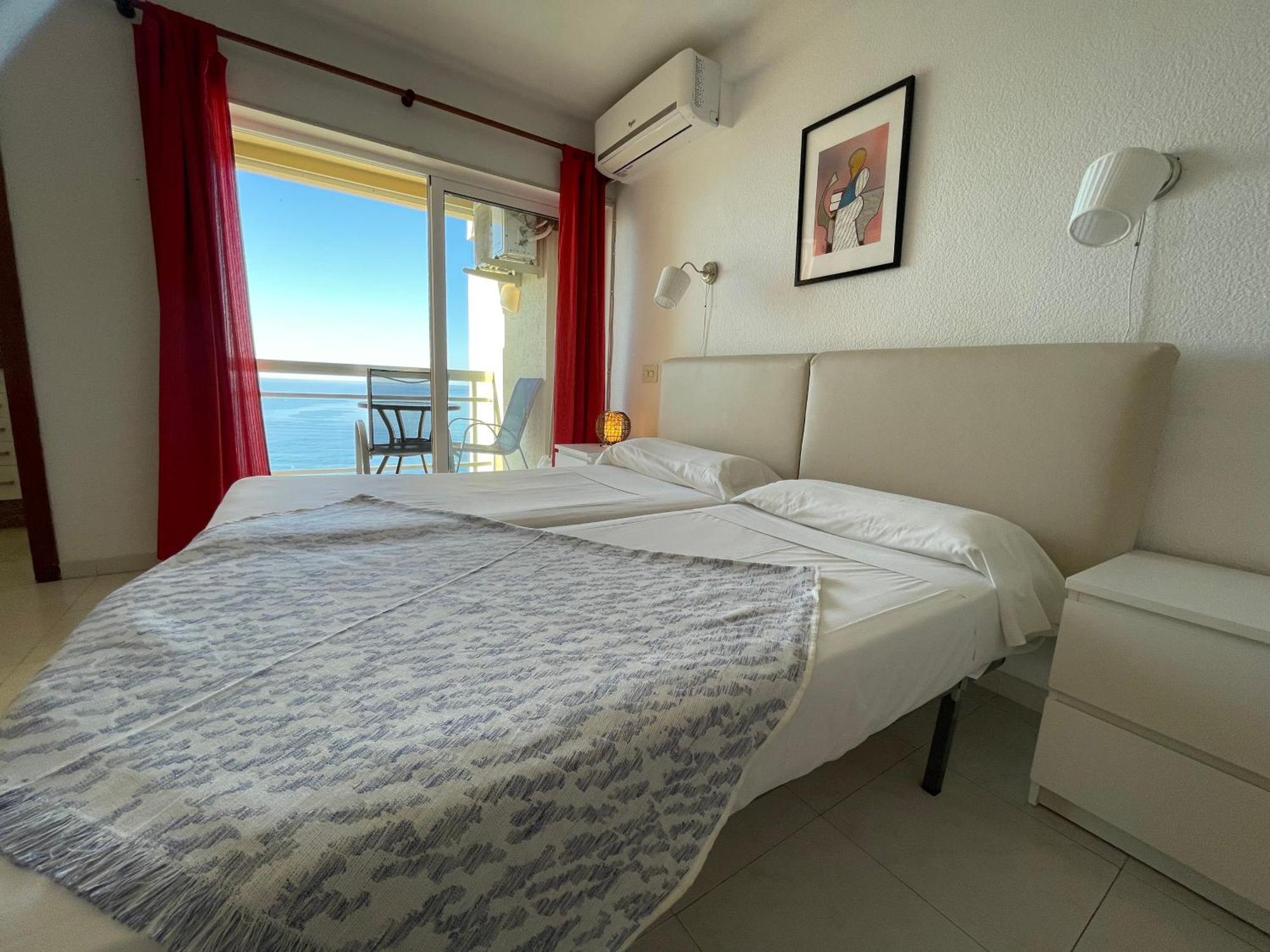 Apartahotel Chinasol Con Parking Y Desayuno 阿尔姆尼卡 外观 照片
