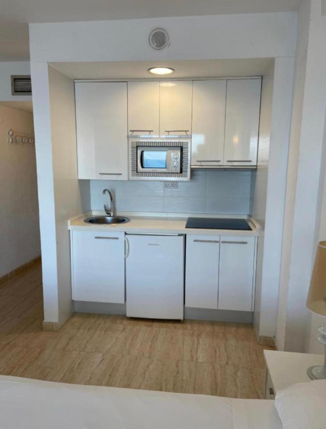 Apartahotel Chinasol Con Parking Y Desayuno 阿尔姆尼卡 外观 照片