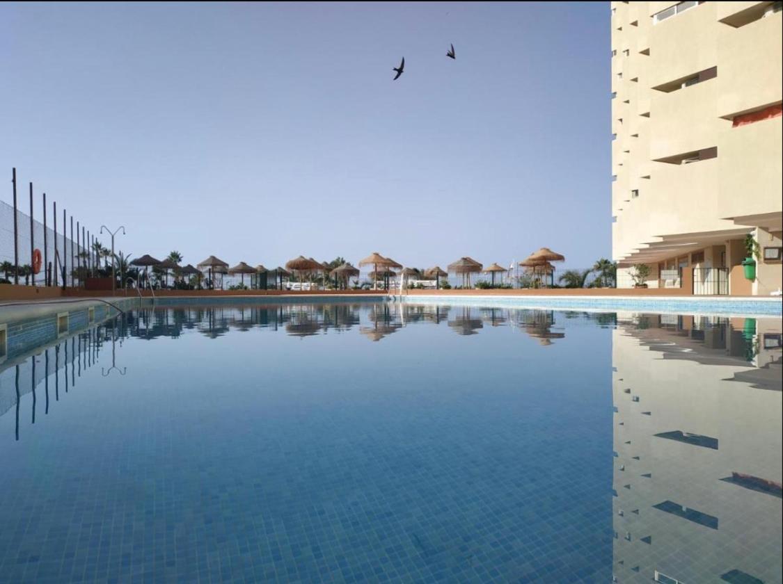 Apartahotel Chinasol Con Parking Y Desayuno 阿尔姆尼卡 外观 照片