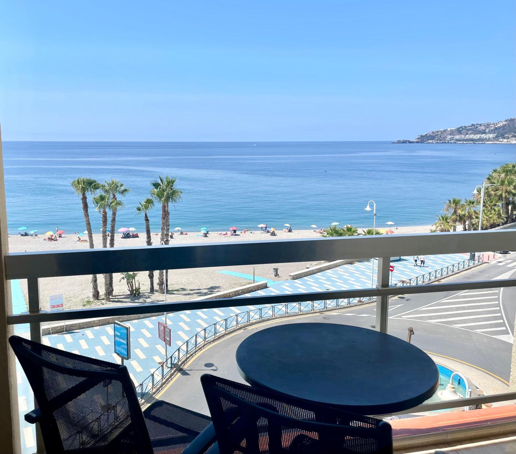 Apartahotel Chinasol Con Parking Y Desayuno 阿尔姆尼卡 外观 照片