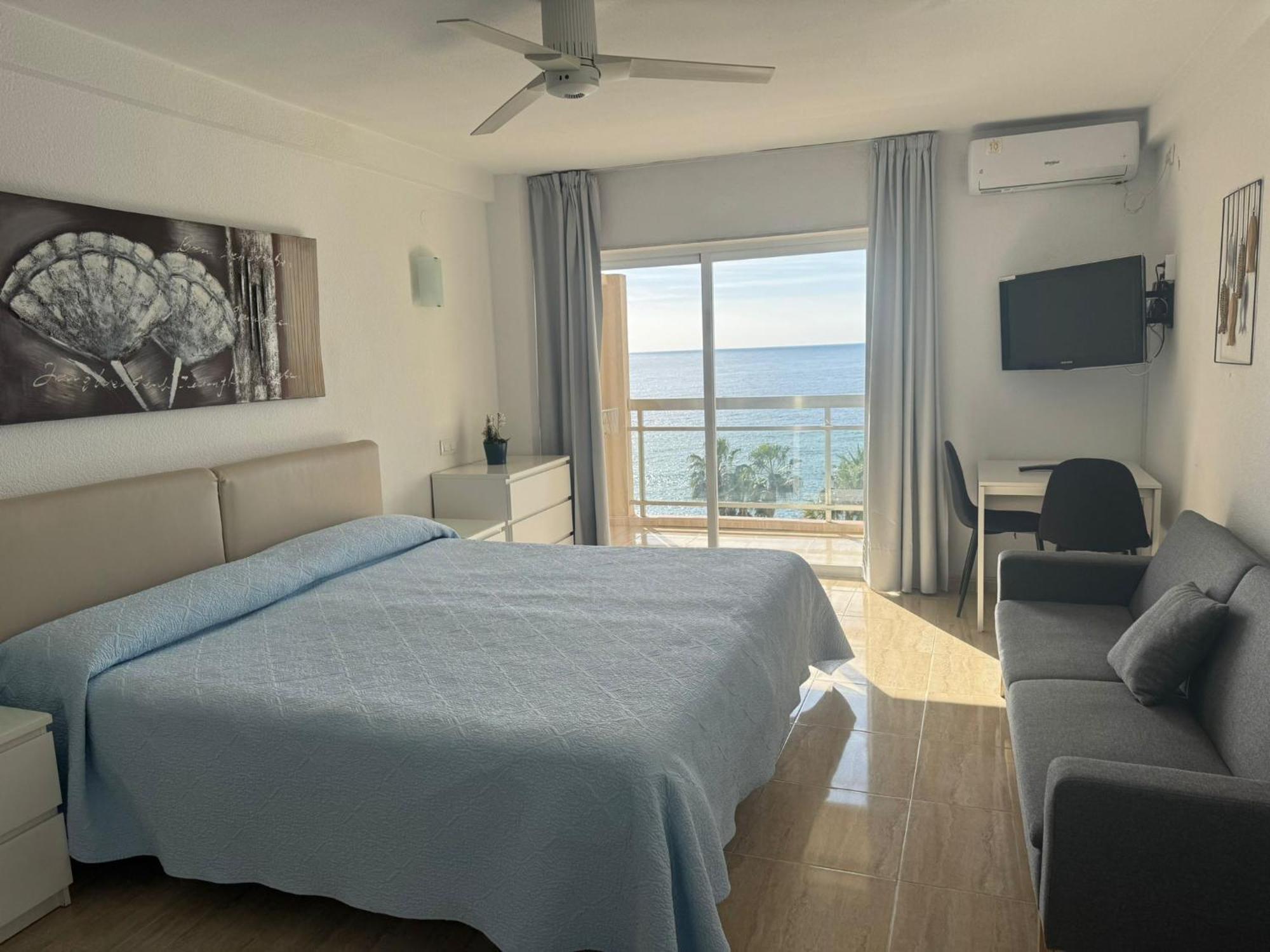 Apartahotel Chinasol Con Parking Y Desayuno 阿尔姆尼卡 外观 照片